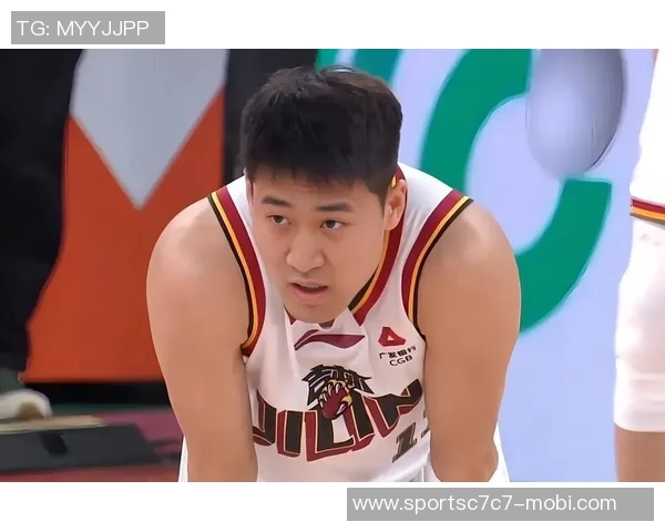 姜伟泽状态低迷全场仅得2分三分球命中率惨淡失误频频影响比赛表现