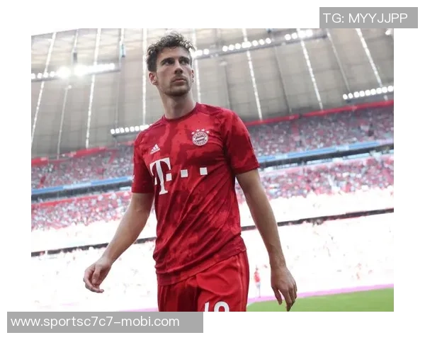 格雷茨卡社交媒体清空踢球照片引发离队猜测与近期辱骂回应