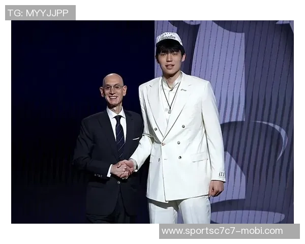 媒体人分析杨瀚森生涯开局受限于开拓者整体节奏不协调问题